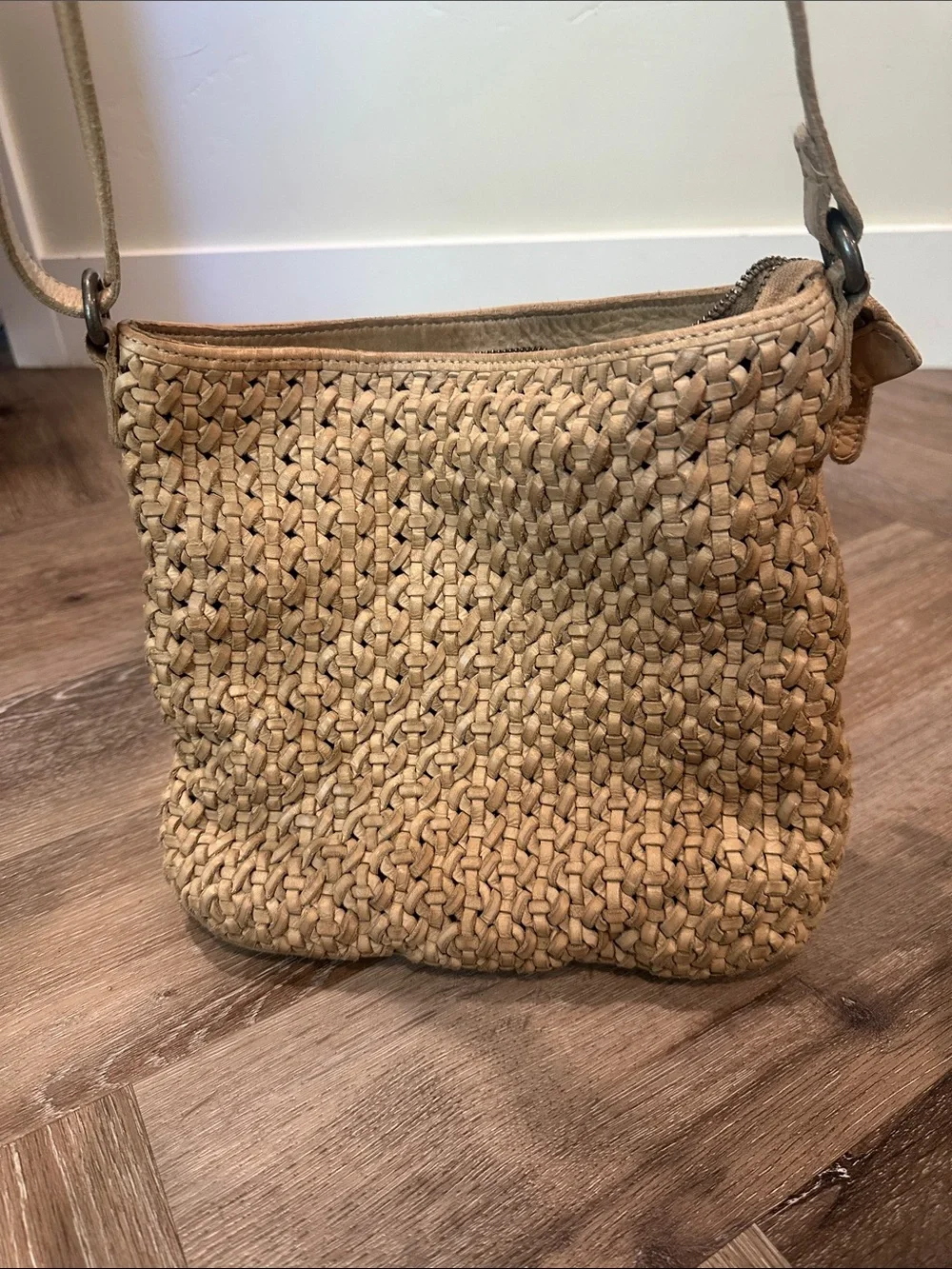 Vilenca Holland Woven Leather Crossbody Bag in Tan